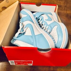 NIKE Dunk High Retro Shoe